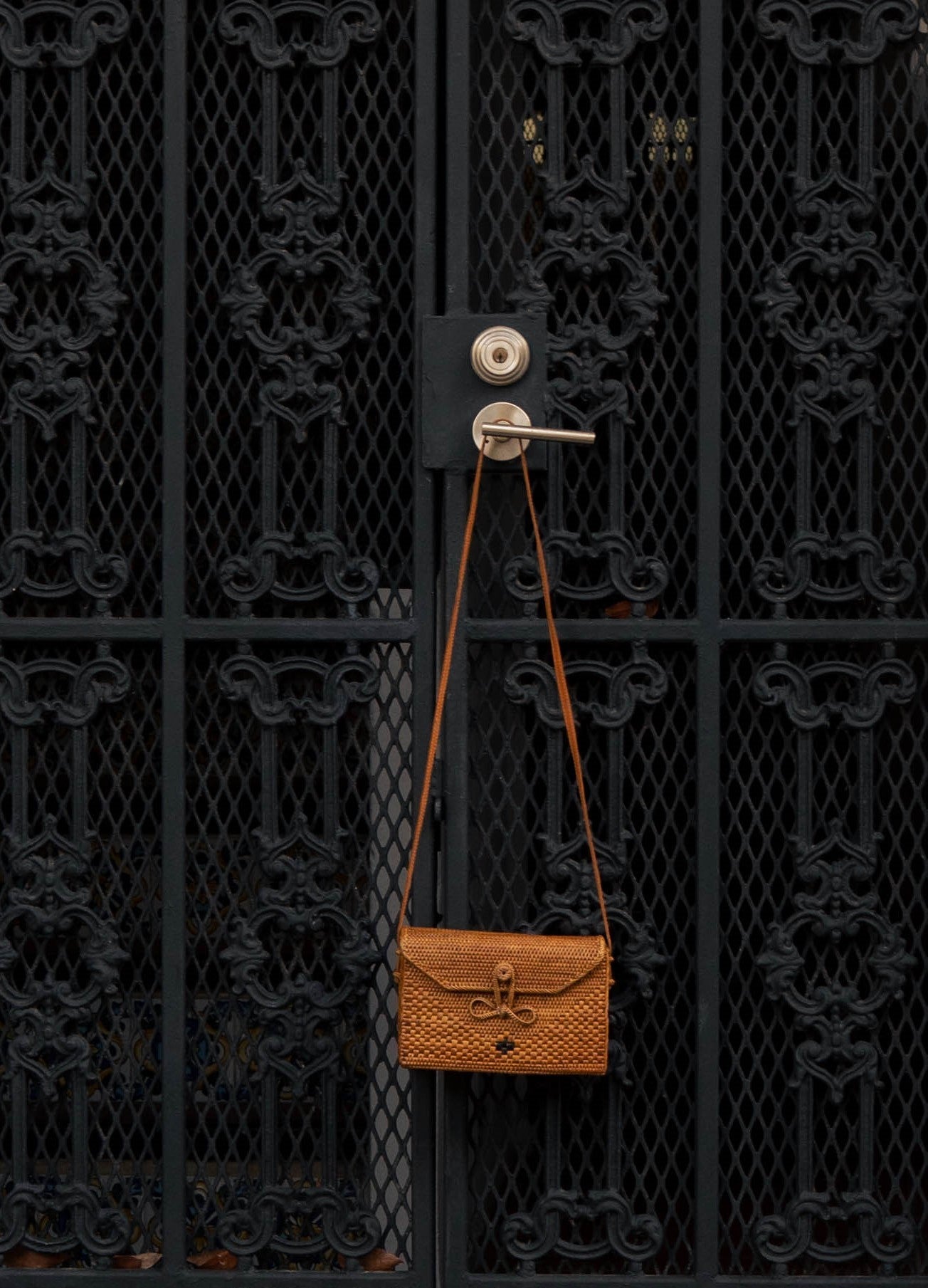 Nusa Dua Rattan Crossbody Purse Leather Strap